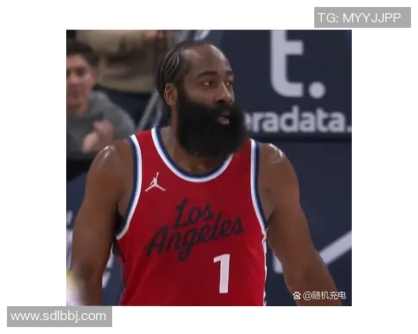 2021年NBA季后赛爵士队与快船队激战回顾与精彩瞬间分析