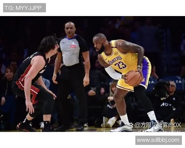 2020年NBA精彩对决老鹰队与火箭队全场比赛回放视频解析