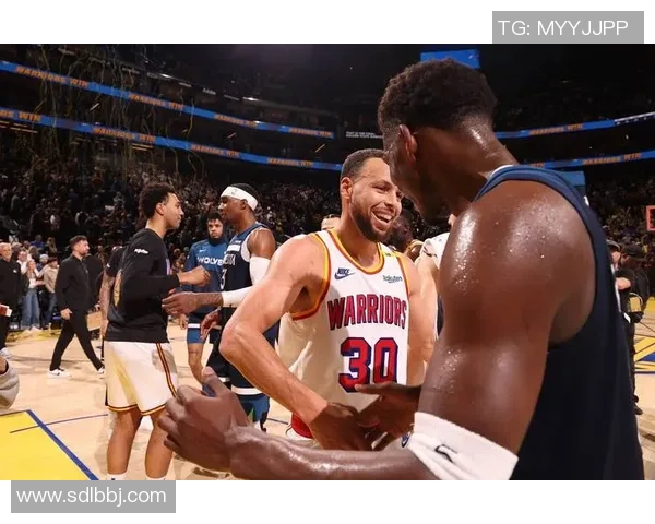 CCTV勇士与太阳激战四场六轮赛季对决精彩回顾与分析