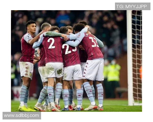 维拉与埃弗顿激战正酣赛场比分悬念迭起引人关注